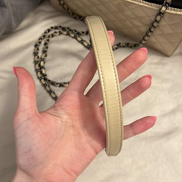 Small Chanel Ballerine Flap Bag in Beige / black - Picture 14 of 16